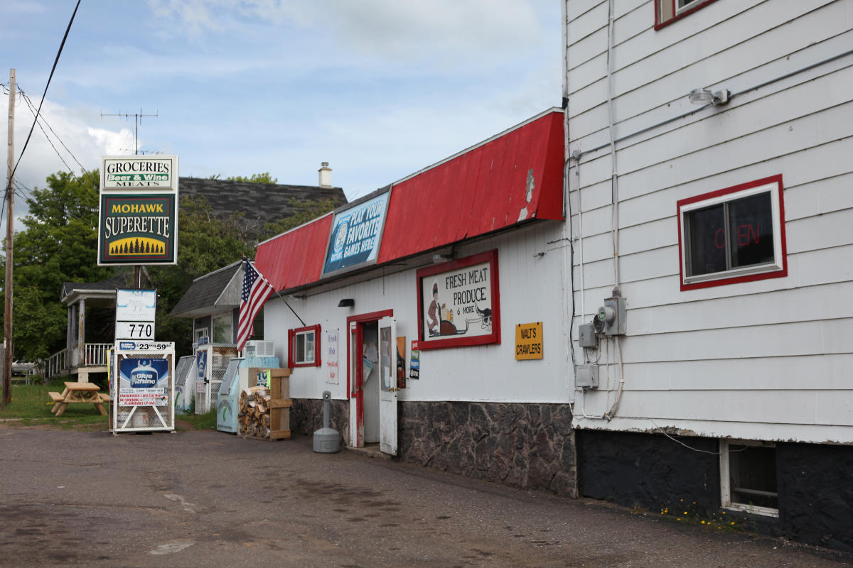 Photo of Mohawk Superette building.