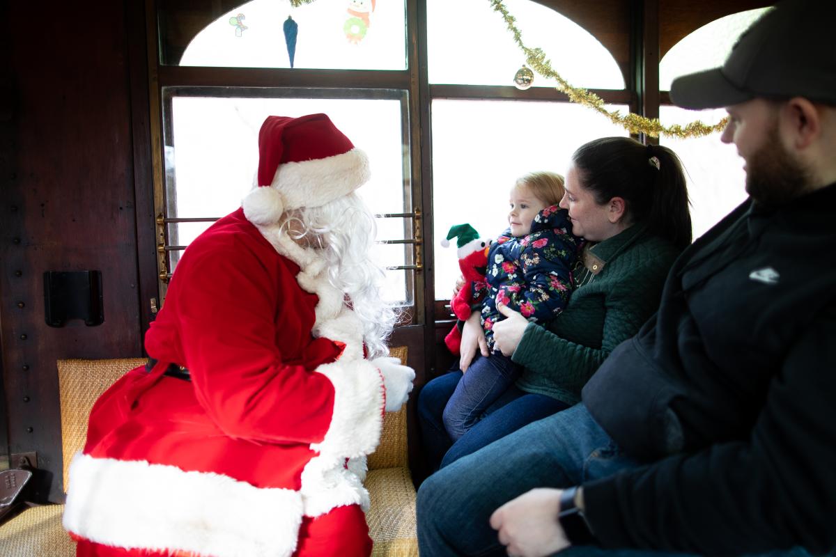 Santa Trolley Hiller 349 LCVB