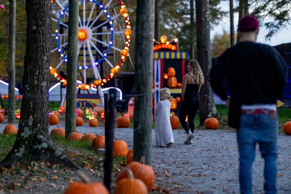 Roba Family Farms Glowing Pumpkin Trail