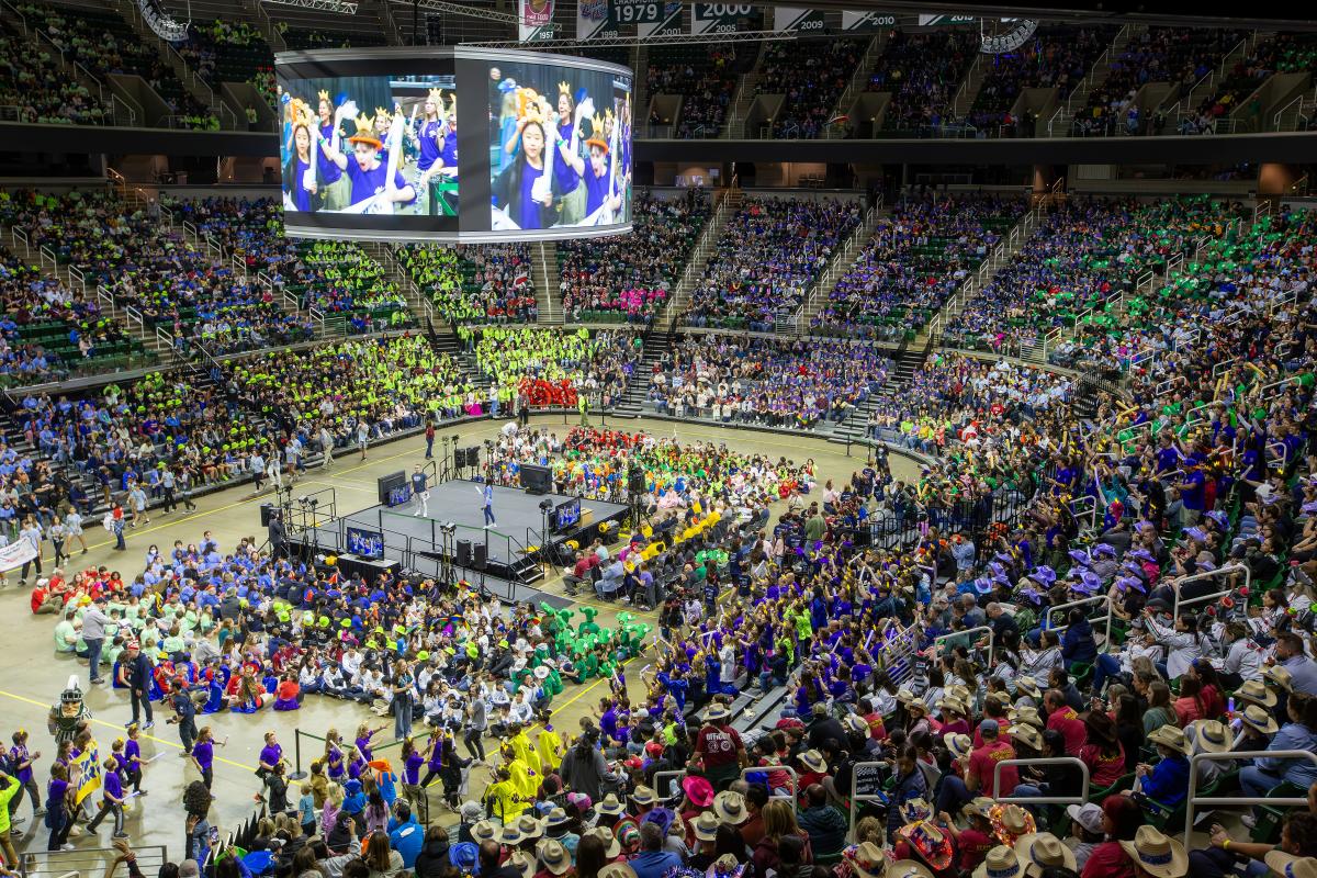 Crowds of the teams at Odyssey of the Mind