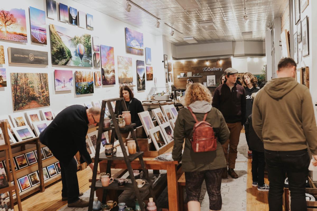 People in Gallery in the Valley
