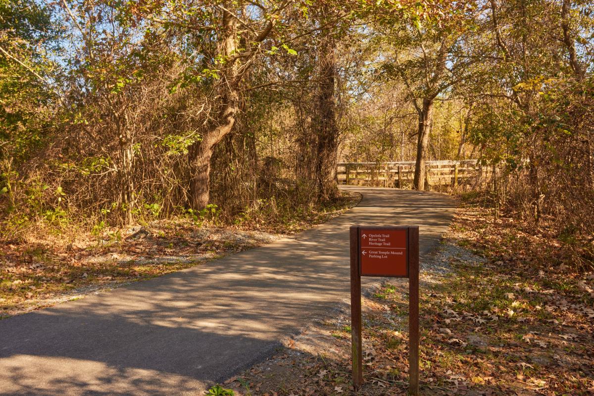 Trails at Ocmulgee Mounds