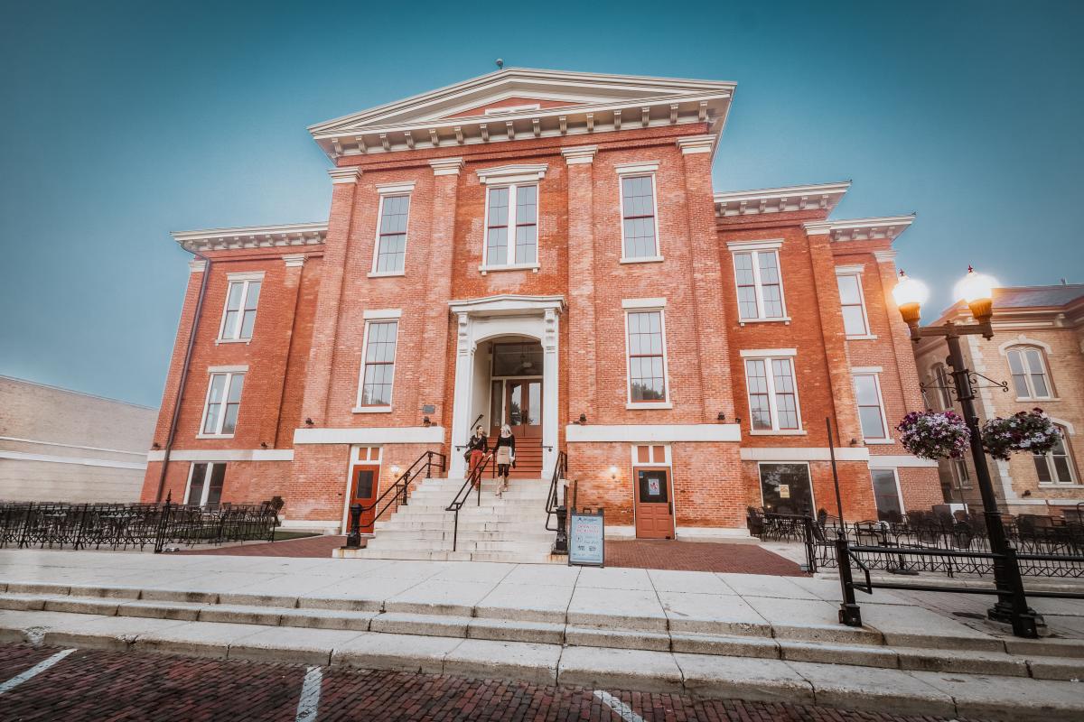 Old Courthouse Center