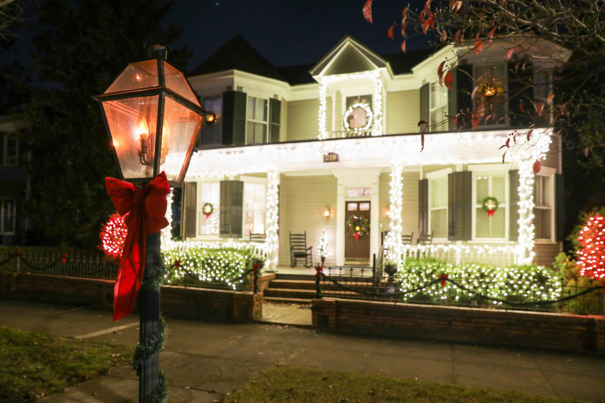 Christmas lights at Inn on North Jefferson