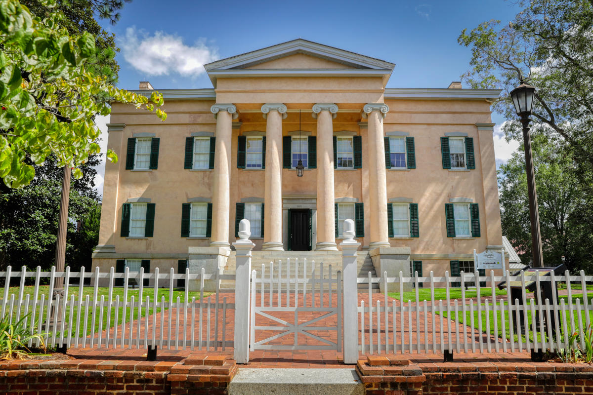 Exterior view of the Georgia's Old Governor's Mansion