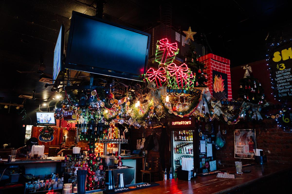 buffingtons christmas bar