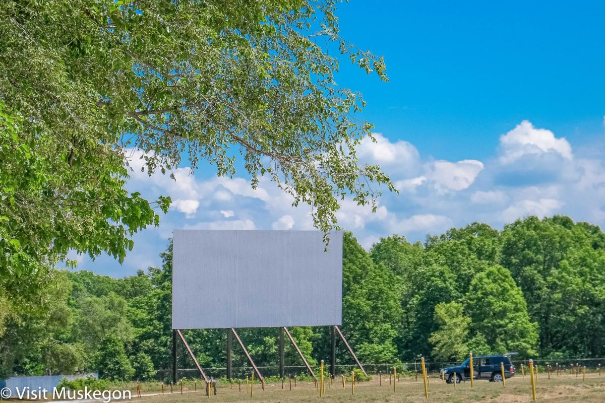 Getty-Drive-In-Screen-5-scaled