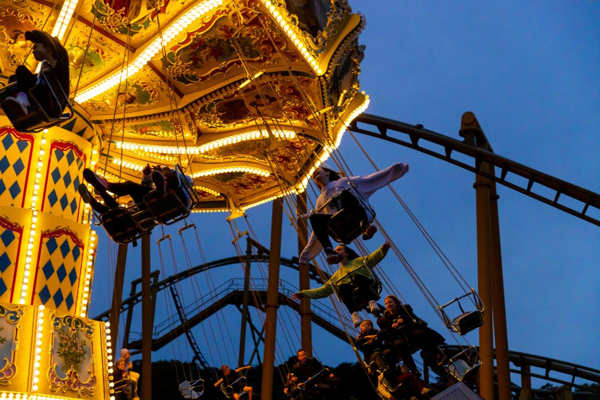 Halloween late opening at Paultons Park