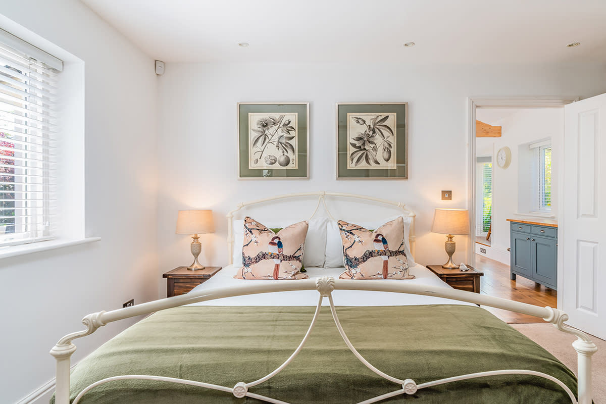 Cadnam Lodge - Bedroom