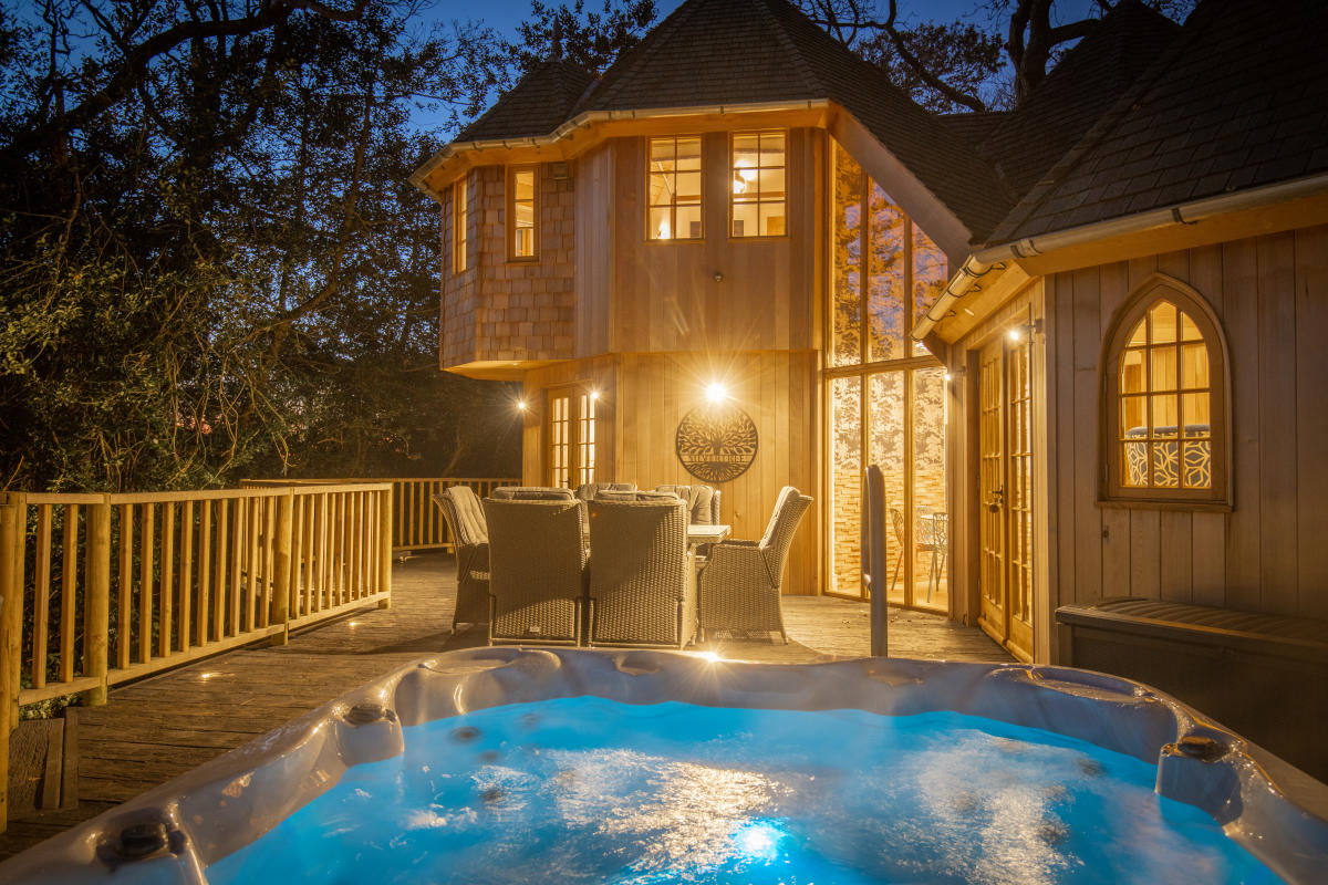 Exterior of treehouse at Shorefield