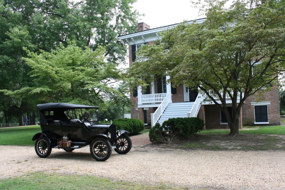 Lee Hall Mansion