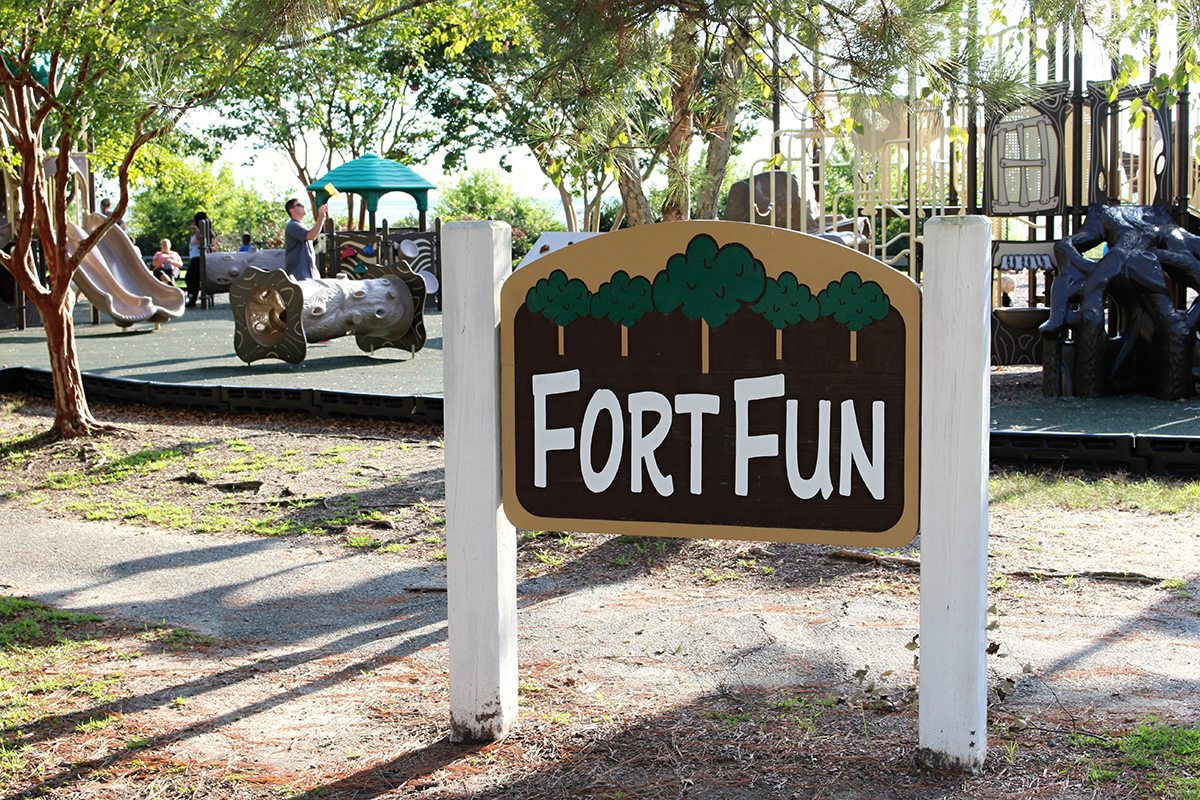 Fort Fun sign