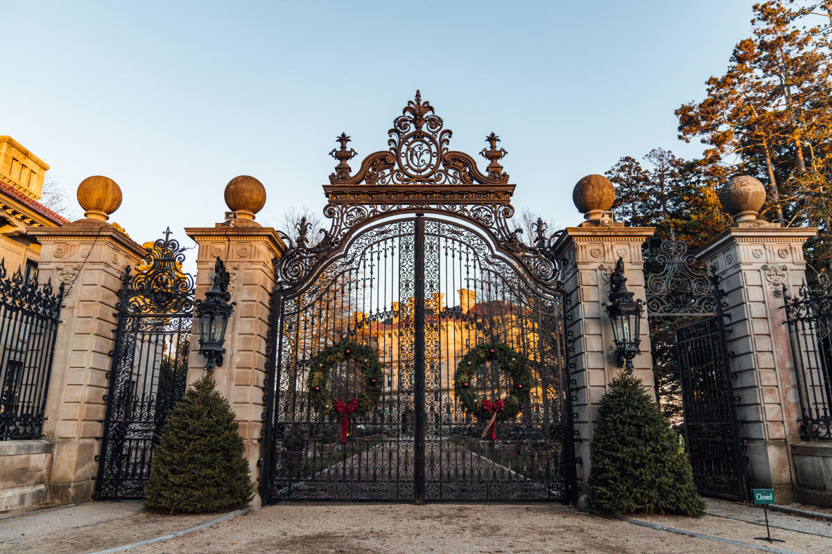 Christmas at the Newport Mansions