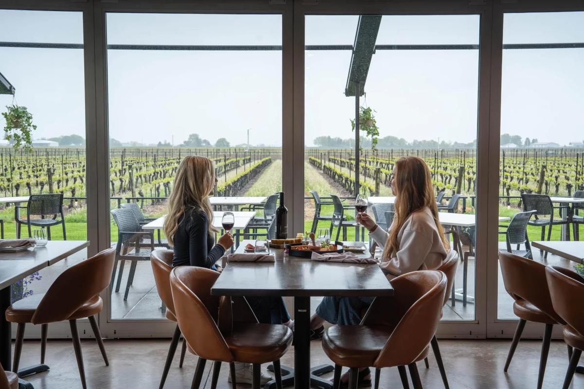 Ladies Dining Jackson-Triggs
