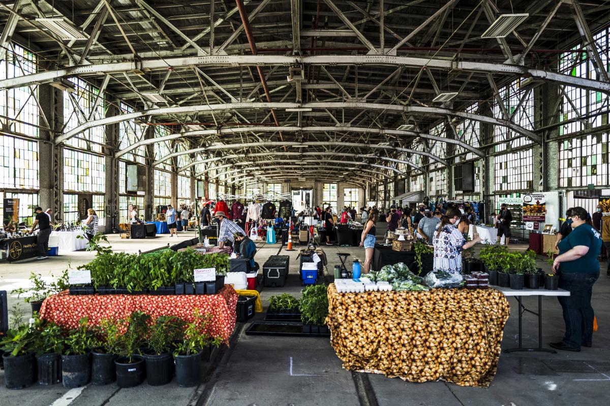 spend sunday at the rail yards market