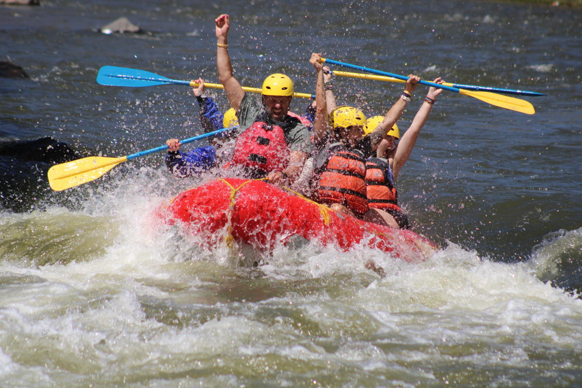 New Mexico River Adventures, in Embudo, delivers the ultimate adrenaline fix with its Río Grande Multi-Sport 3-Day expedition.