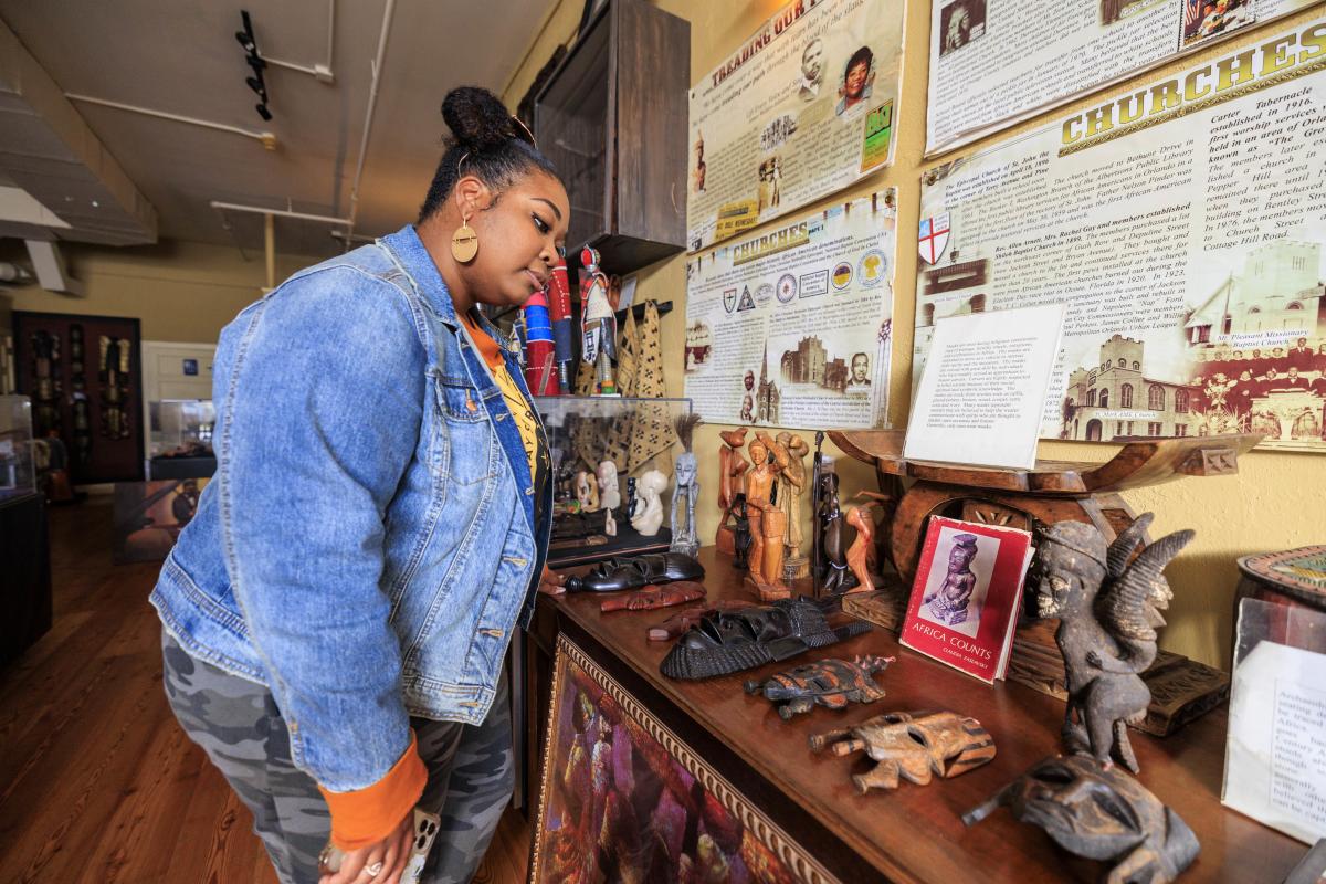 Influencer Katrina Dandridge visits Wells’Built Museum