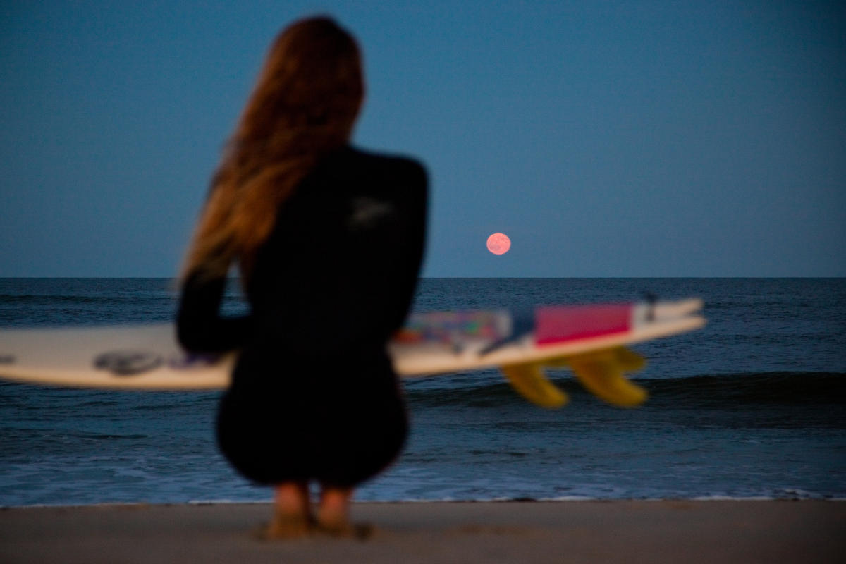 moonrise in southern shores