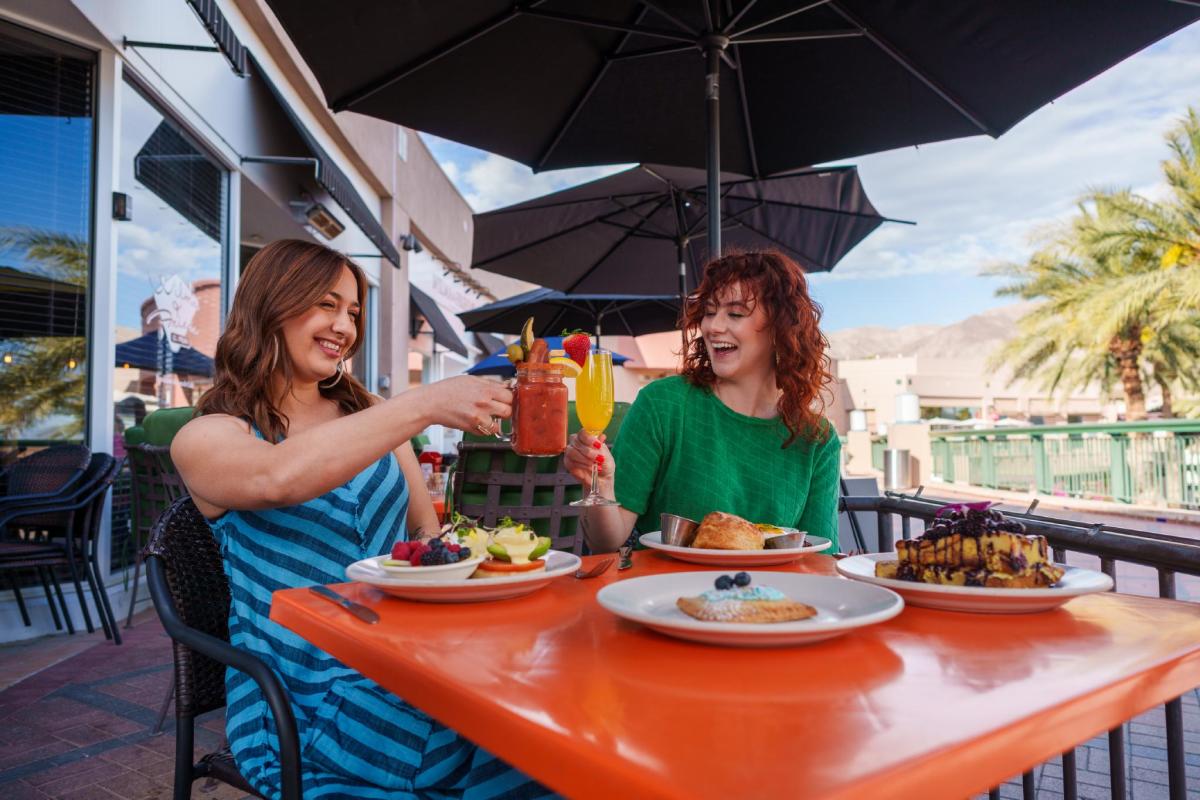 Wilma & Frieda's El Paseo