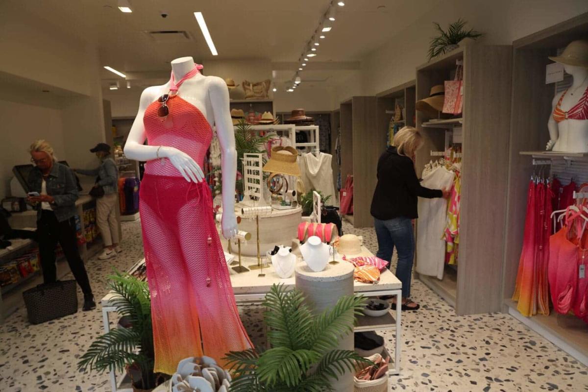 Las Palmas Oasis retail store