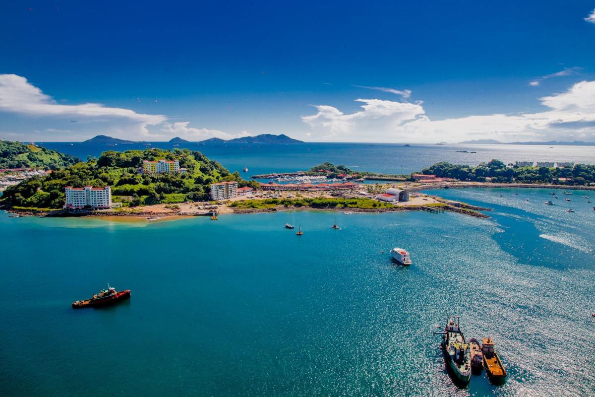 The Amador Causeway is a four-lane road that connects the mainland of Panama City to the islands of Naos, Perico, and Culebra.