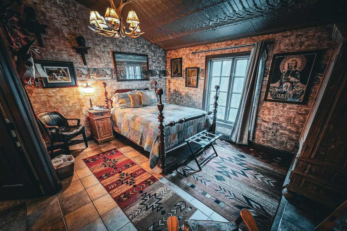 beautiful room inside fransworth house