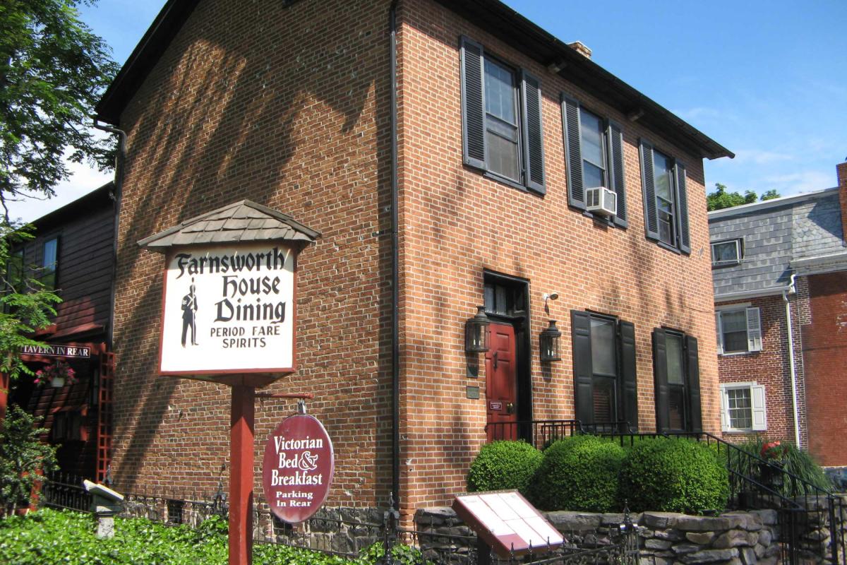 Fransworth House building