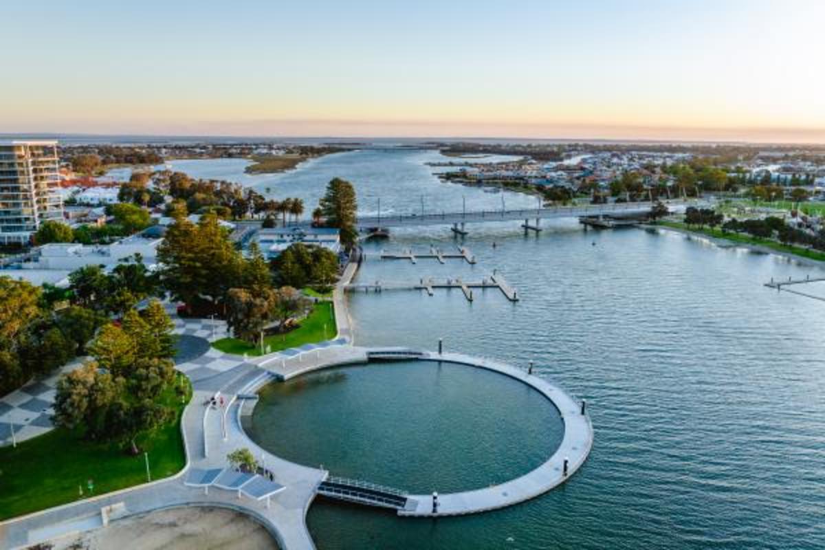 Mandurah's Kwillena Gabi Estuary Pool