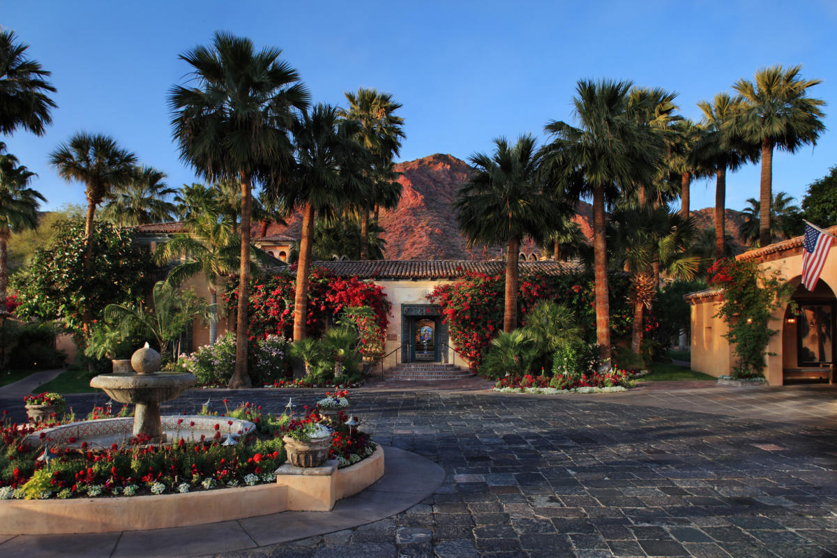 Royal Palms Resort & Spa Exterior