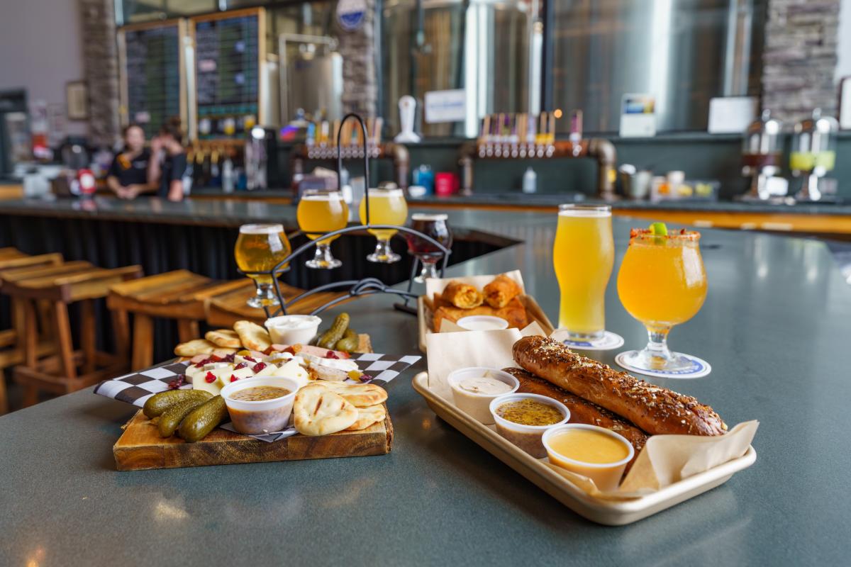 Agritourism-Wallenpaupack-Brewing-Company-Brewery-Food-Wayne-Hawley-002-PoconoMtns