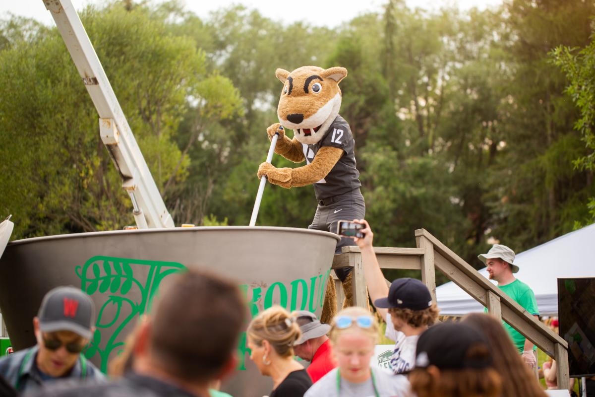 WSU Mascot Stirs Lentil Chili