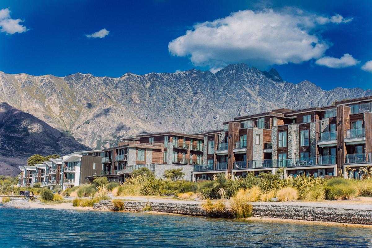 Hilton Hotel Queenstown with Lakefront and Remarkables view