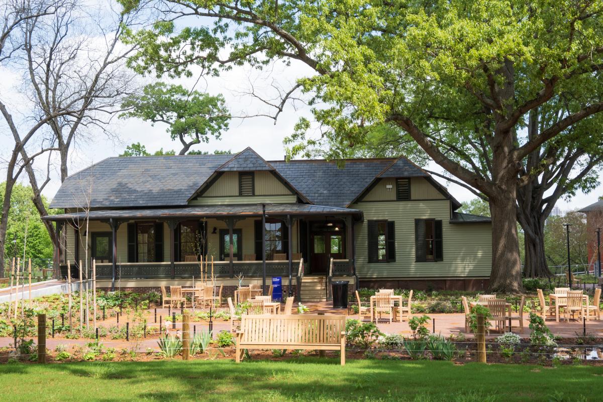 Gipson Play Plaza House of Many Porches