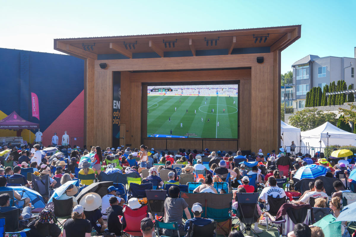 Legacy Square Screen and Fans