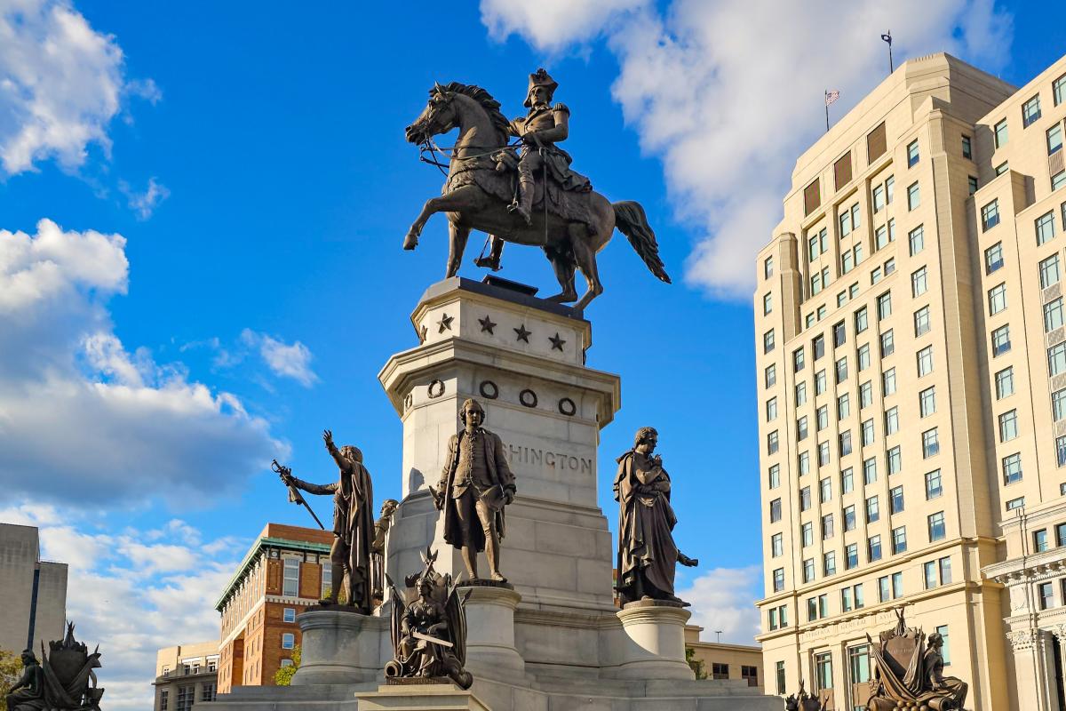 Virginia Washington Monument Cropped HoneyTrek