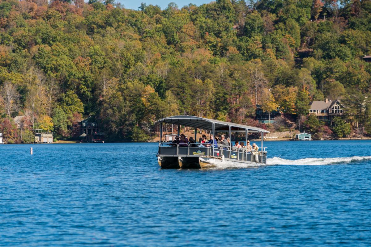 Fall color boat tour on Lake Lure