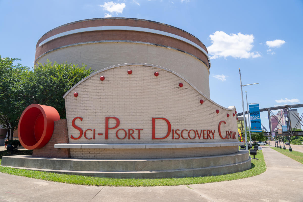 A photo of the Sci-Port sign outside