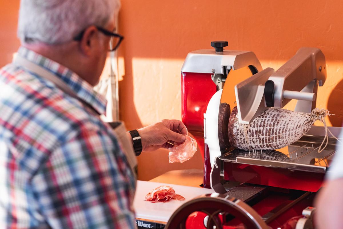 salami being cut at Alle Pia Salami