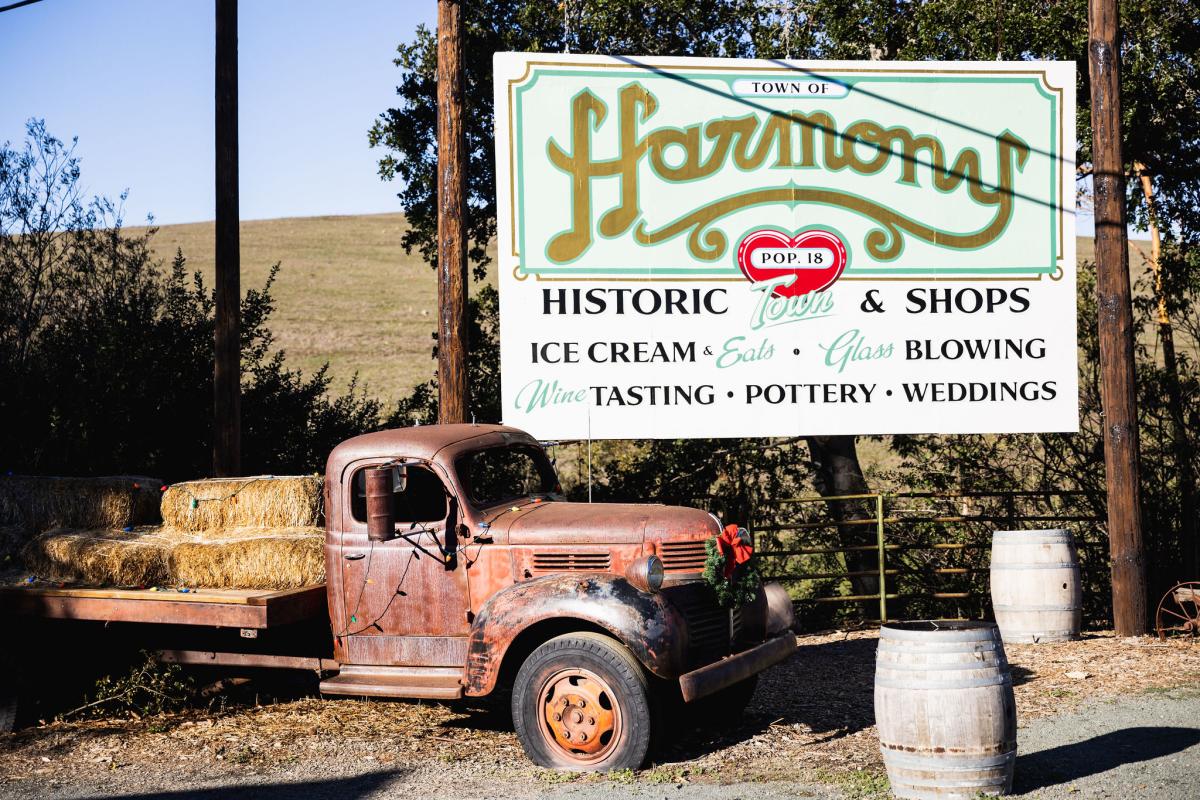 Harmony town sign