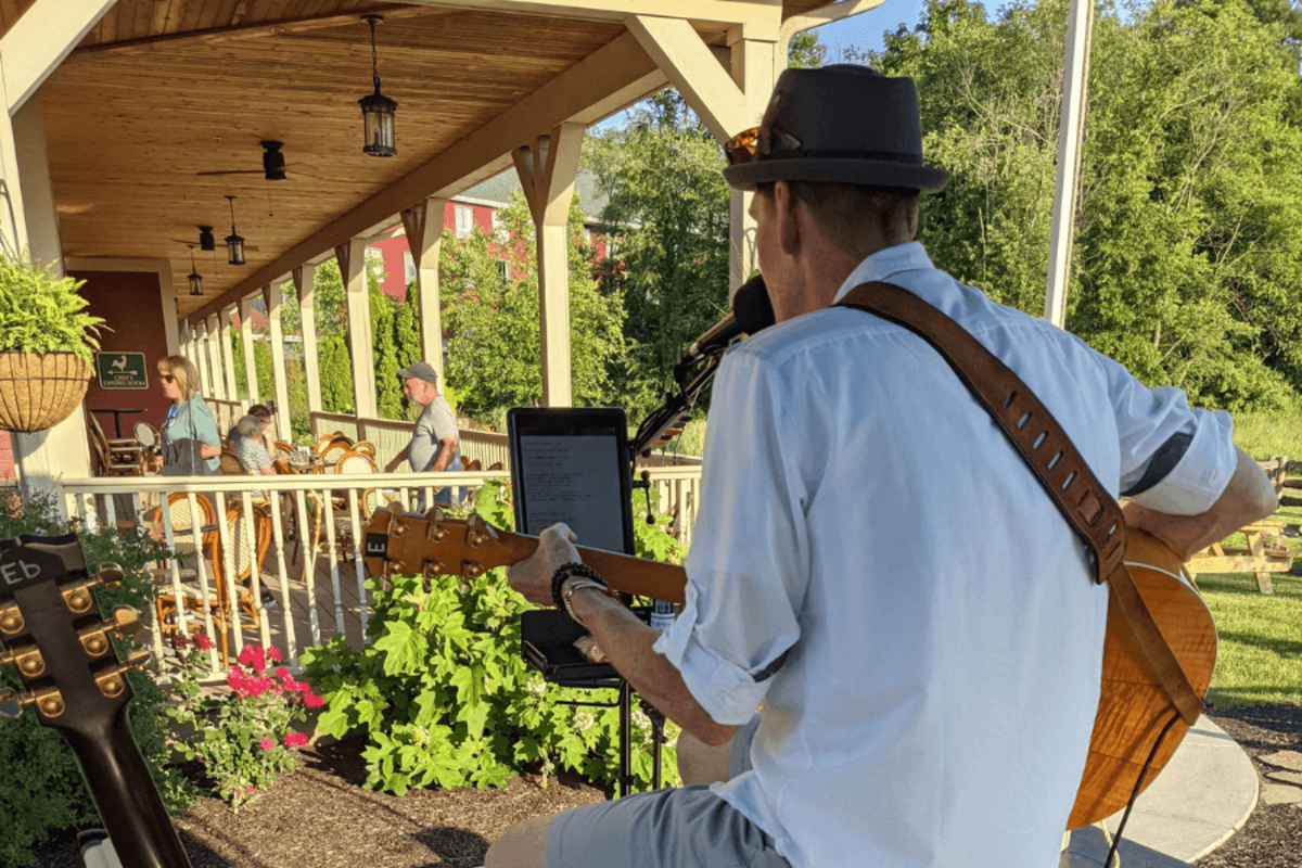 Fair Oaks - Outdoor Dining