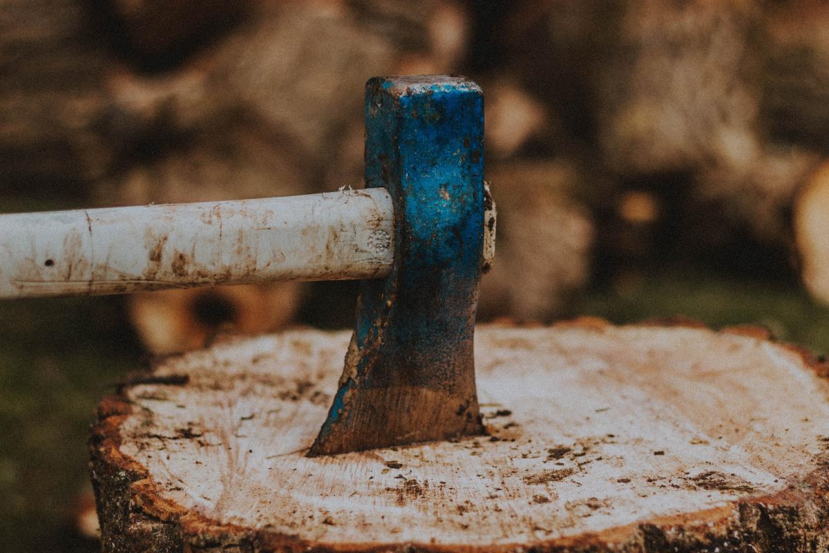 Axe-Throwing