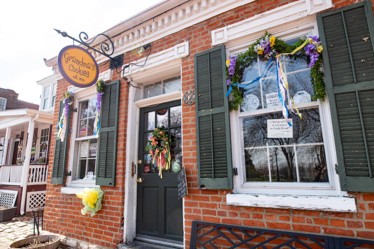 Grandma's Cookies in St. Charles Main Street Bakeries