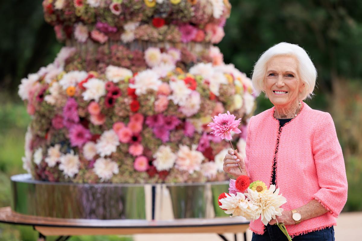 Dame Mary Berry officially opens Oudolf Landscape at RHS Garden Wisley ©RHS. Credit RHS, Oliver Dixon