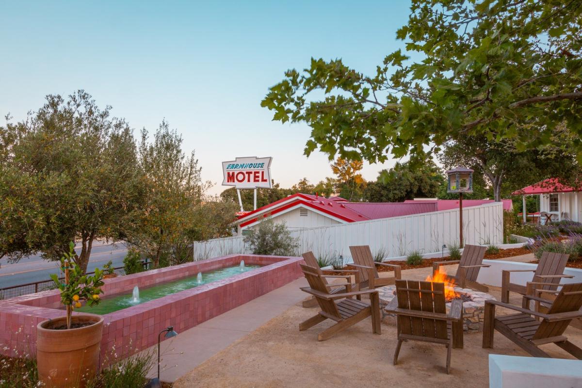 Farmhouse Motel