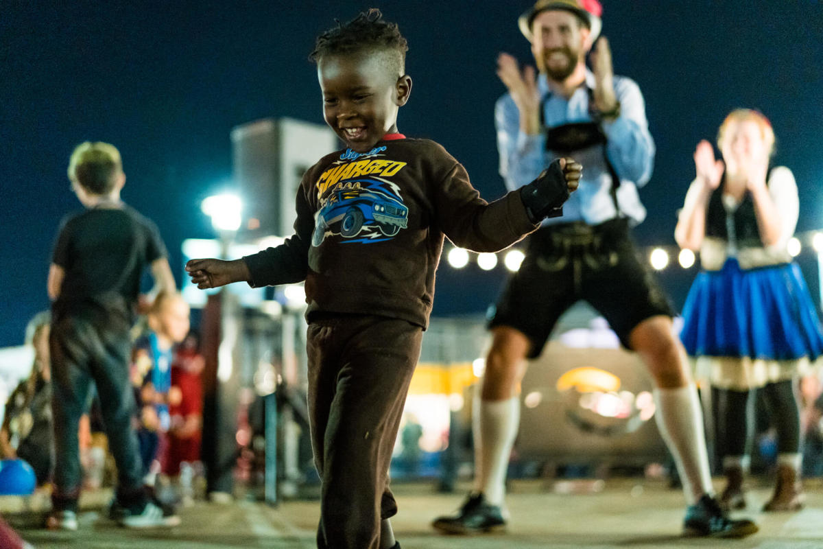 Oktoberfest Dancers