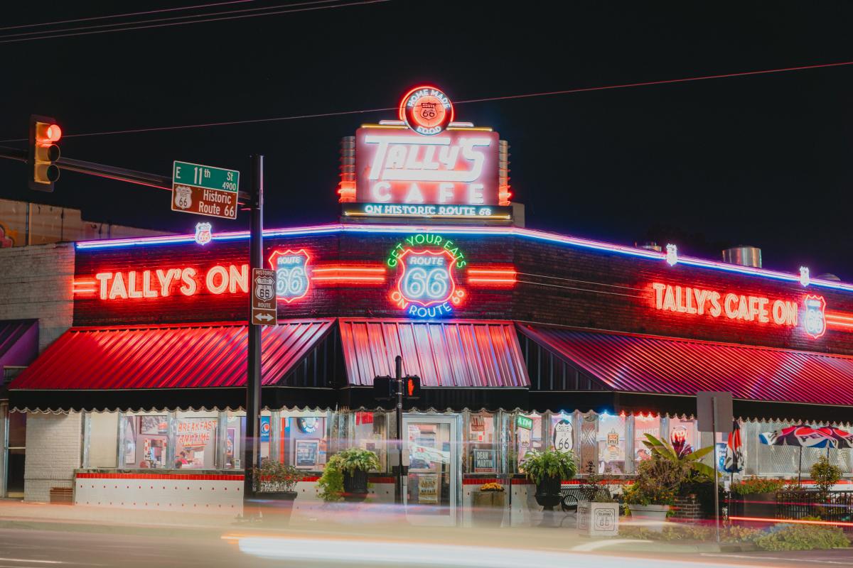 Tally's Cafe - Neon Sign
