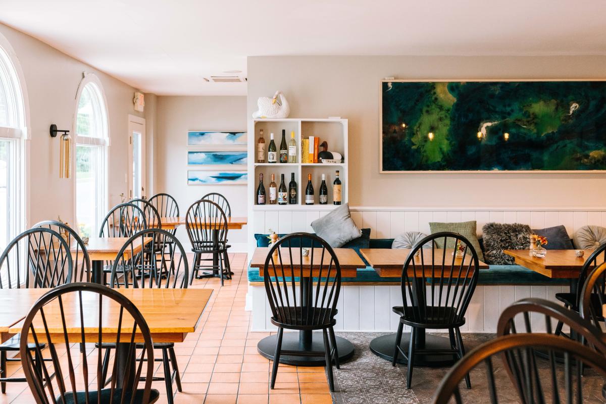 Adrift Restaurant, White Stone