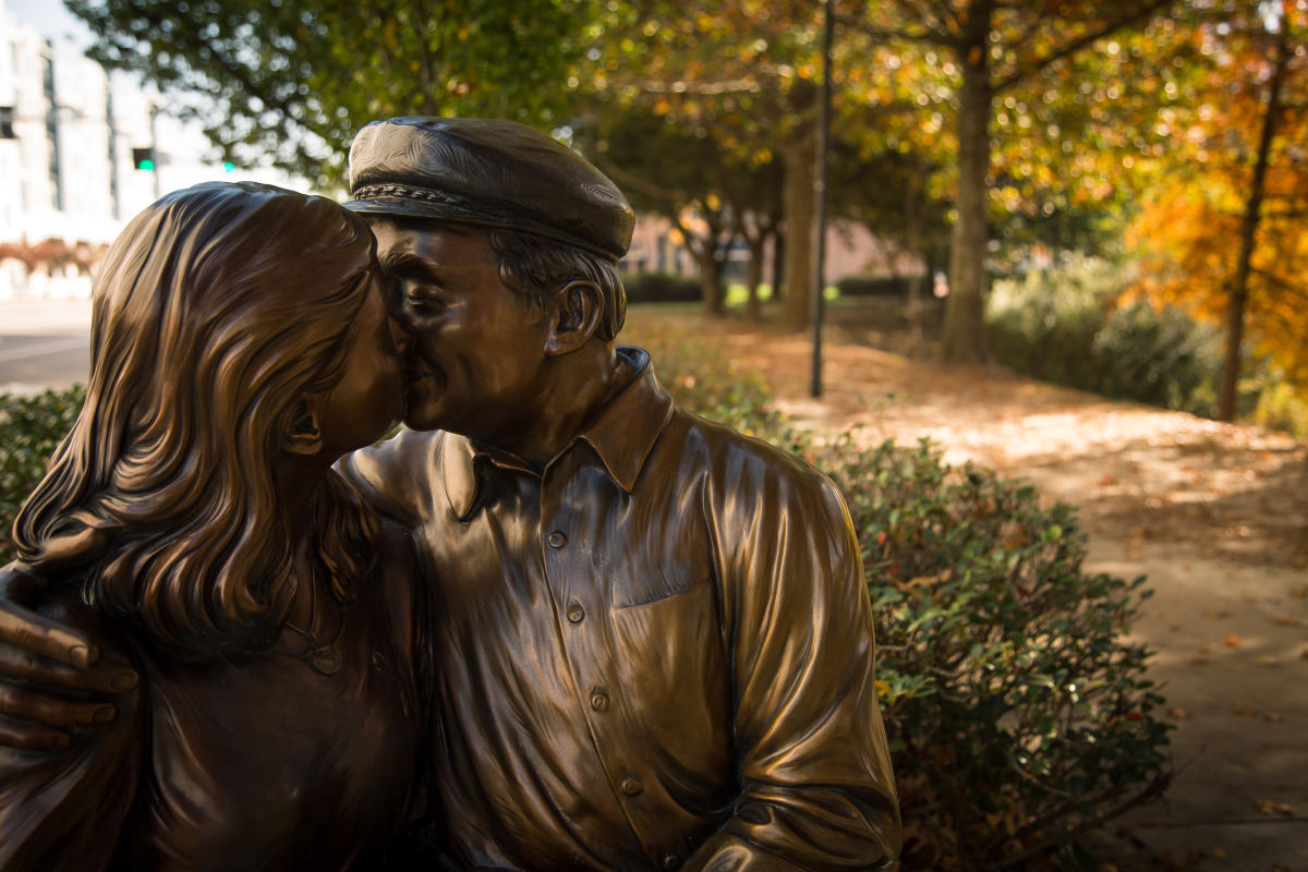 The Kiss Town Center Park Sculpture