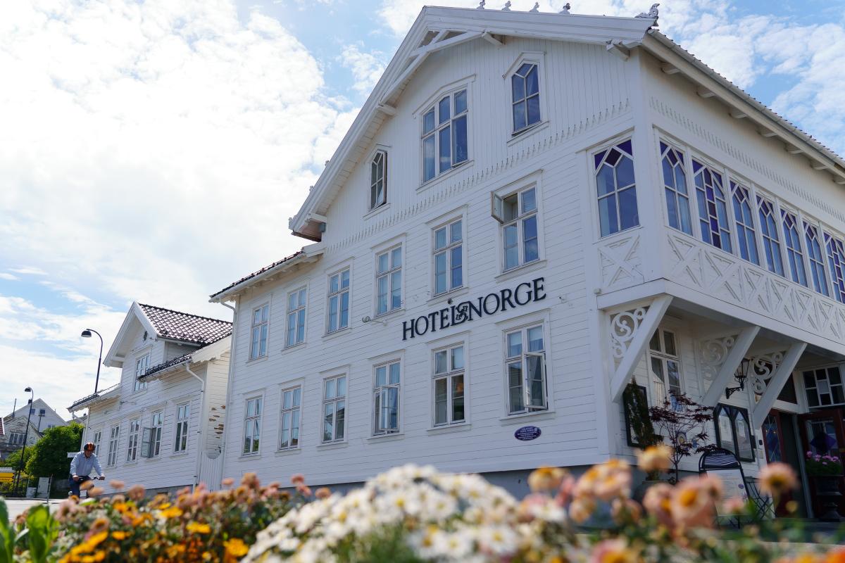 Hotel Norge på en sommerdag