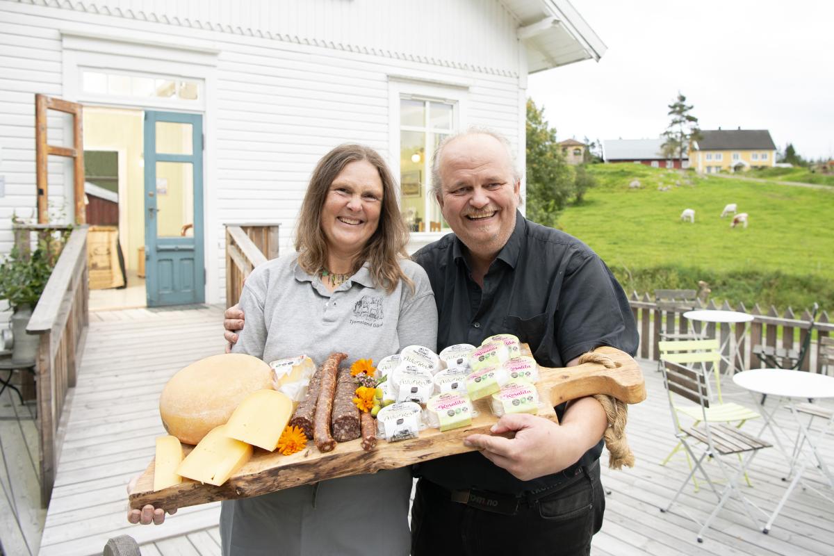 to mennesker med ost